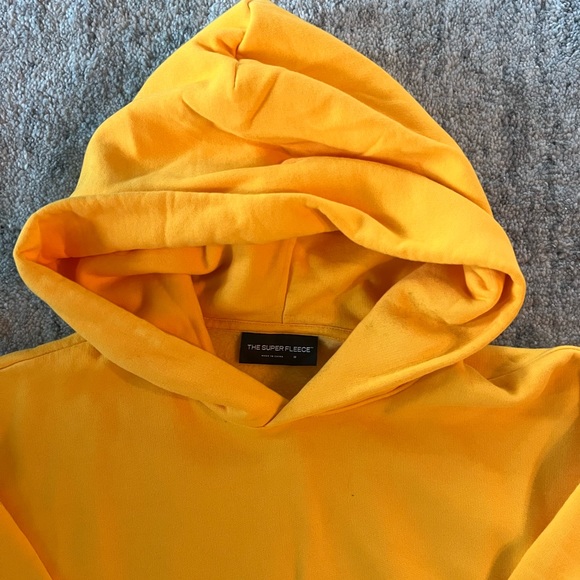 TWO Piece Set! Aritzia Super Fleece Hoodie Shorts Set - Picture 2 of 4